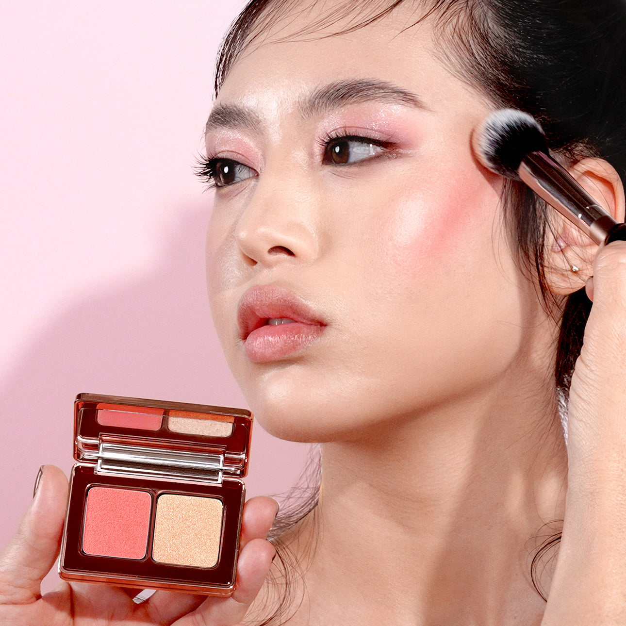 Cheeks_Rose_Cheek_Duo_-_Ornament_Website_How_to_Use_1.jpg Cheeks_Rose_Cheek_Duo_-_Ornament_Website_How_to_Use_1.jpg