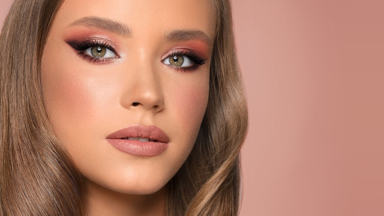 Rosy Smokey Eye Look Featuring the MINI BIBA EYESHADOW PALETTE | Natasha Denona Makeup