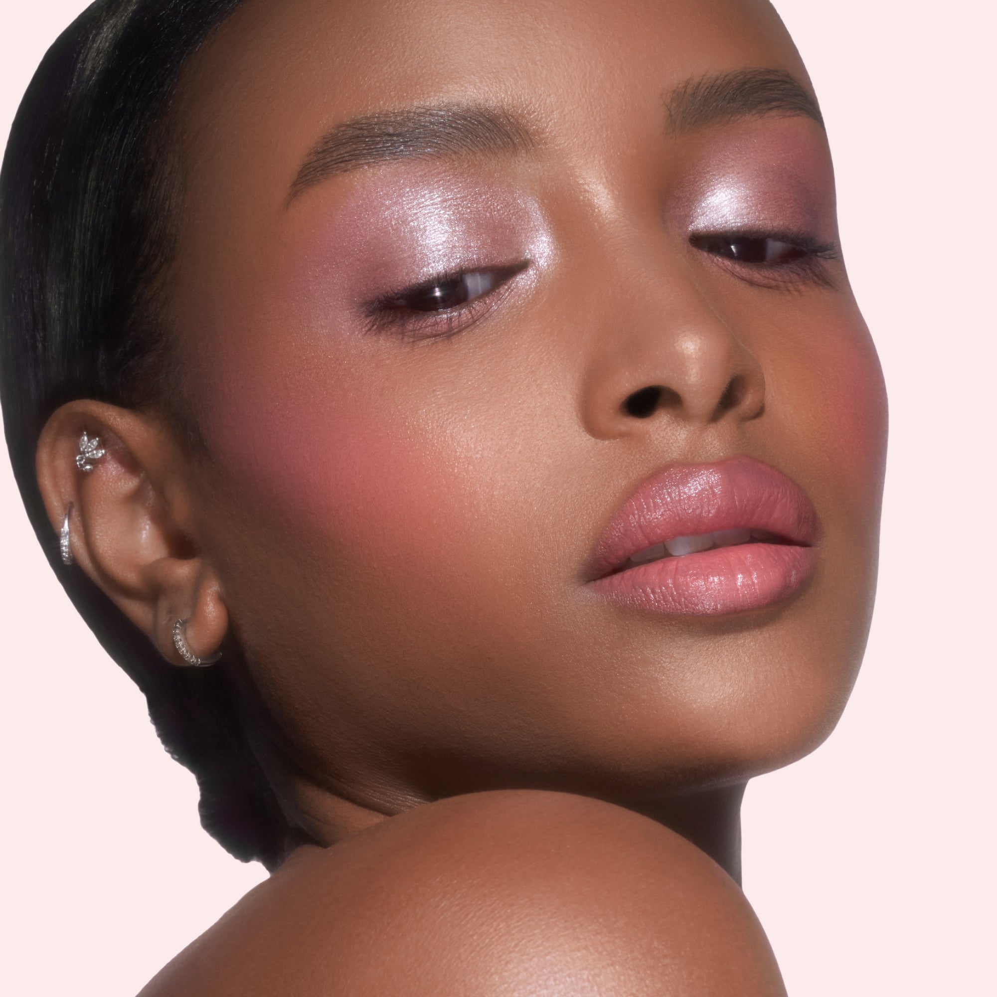 ESSENTIAL EYESHADOW DUO