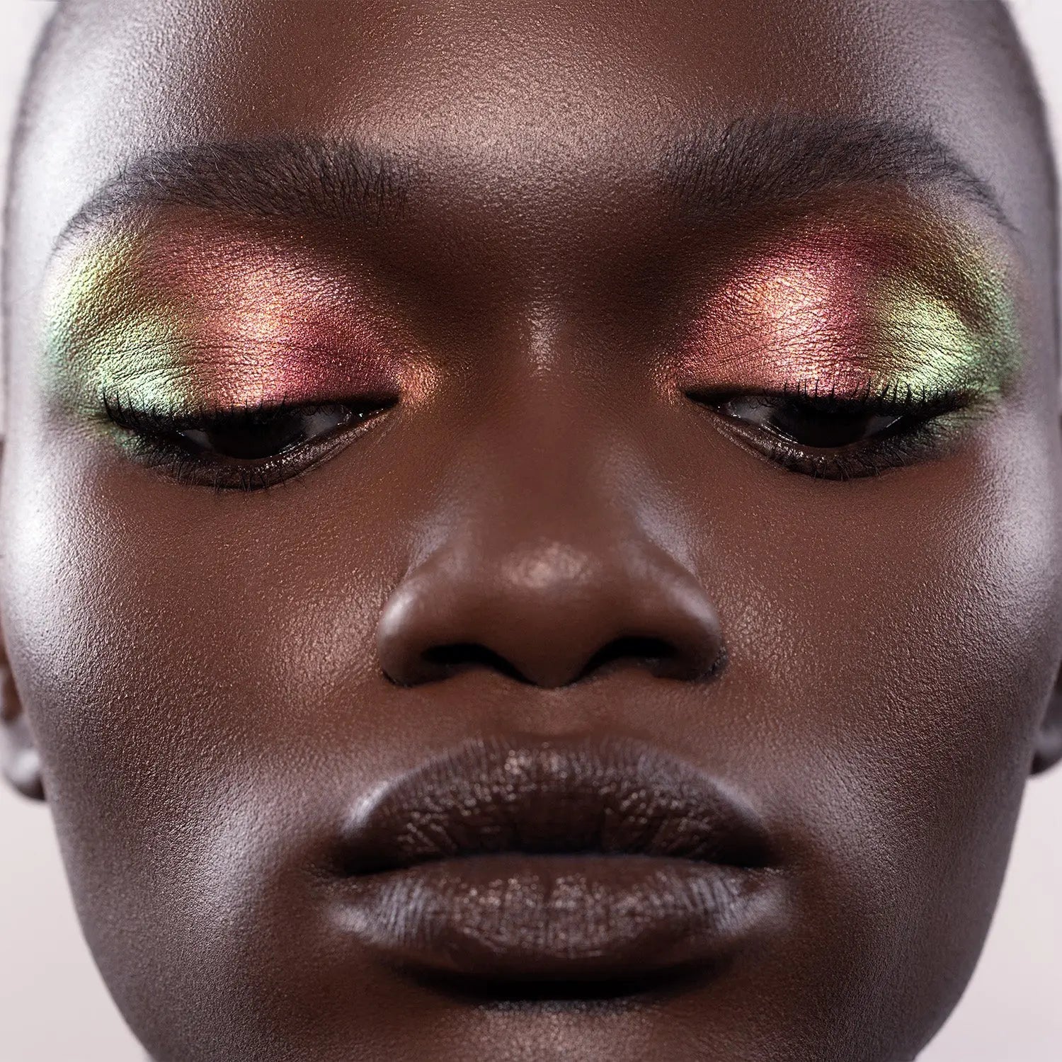 CHROMIUM LIQUID EYESHADOW - Natasha Denona