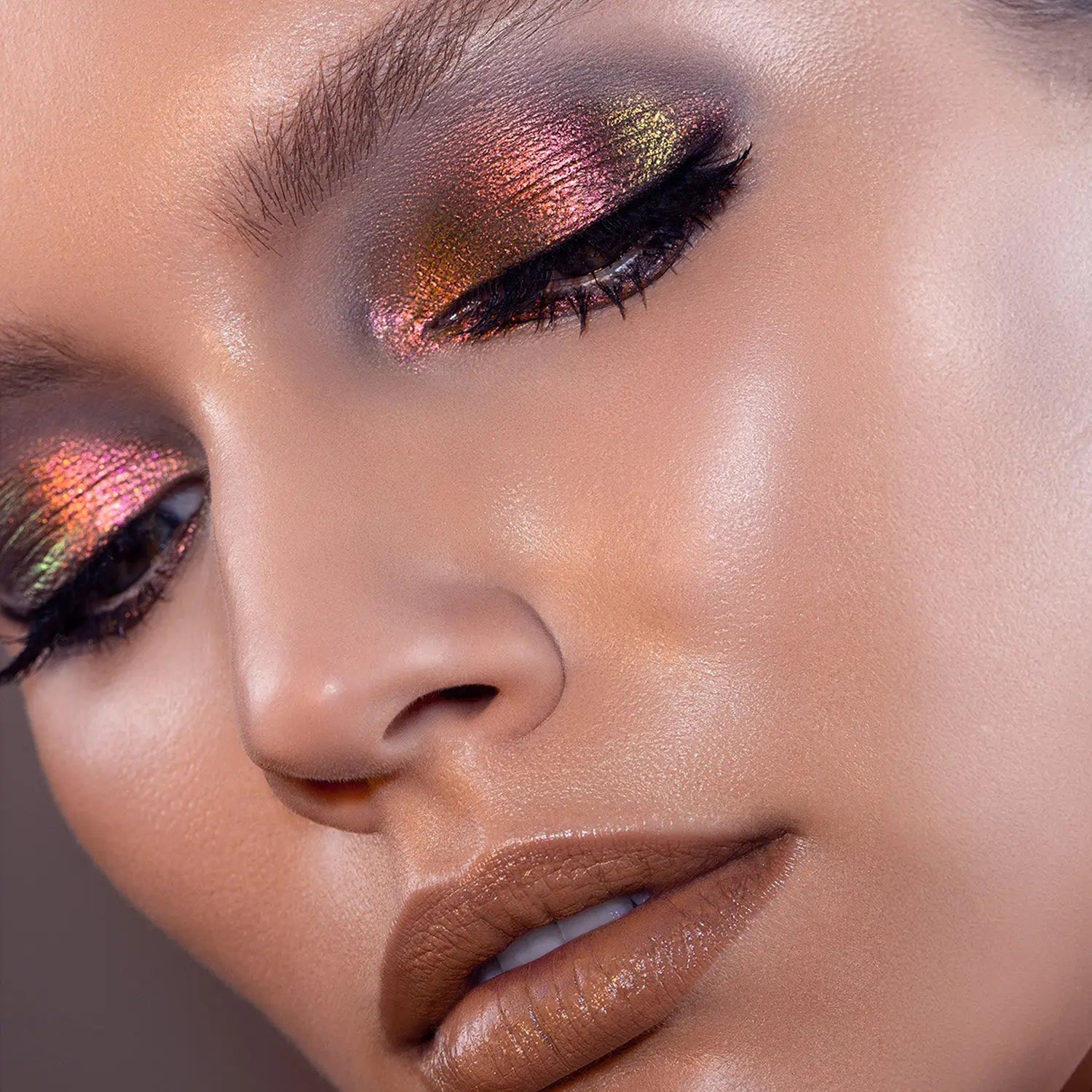 CHROMIUM LIQUID EYESHADOW - Natasha Denona