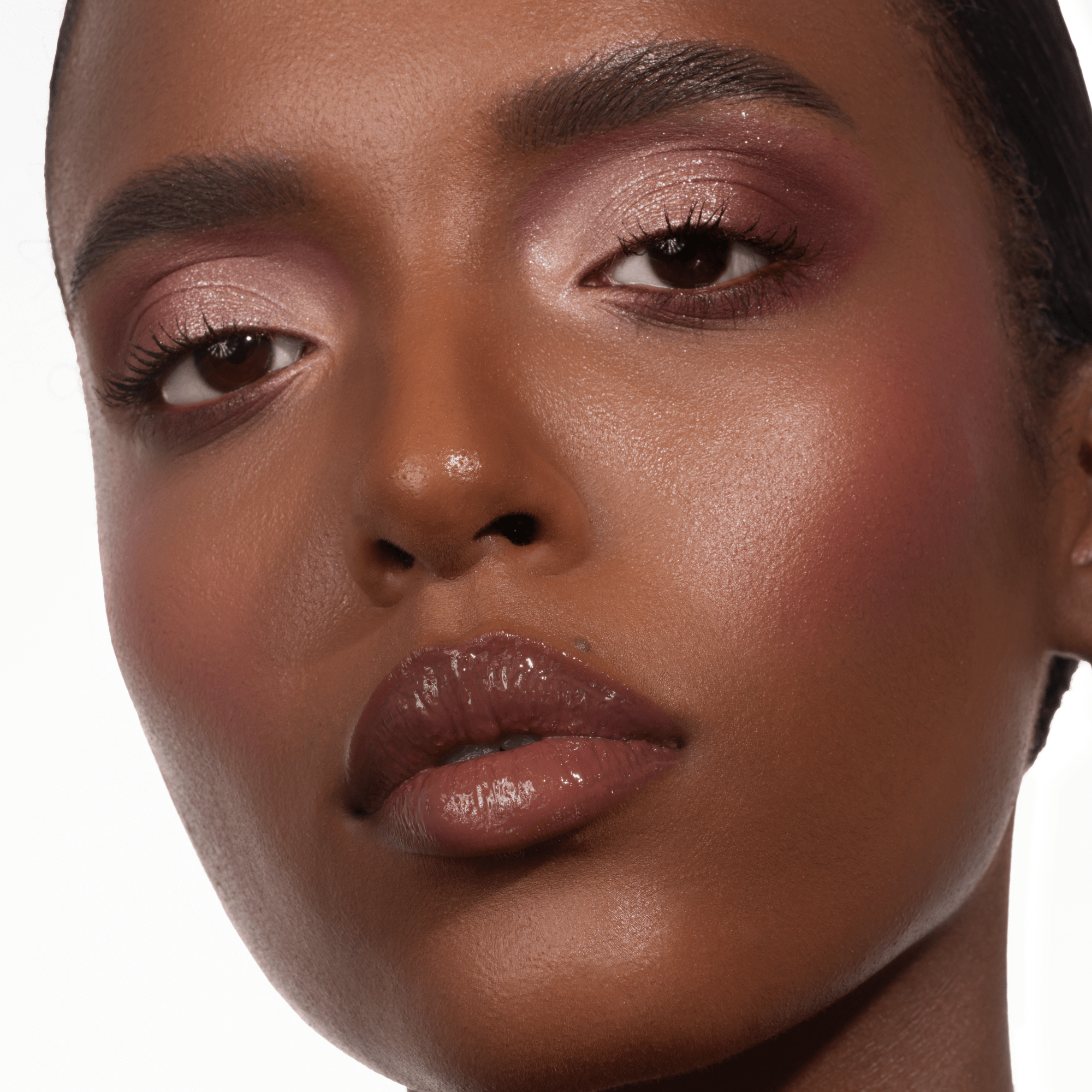 Luxe Glam Compact Shade 'Rosy' model look on a white background.