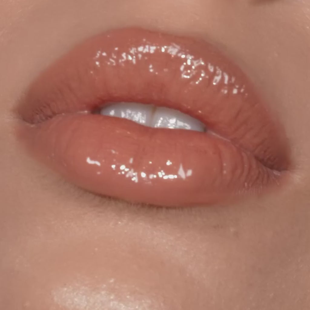 Swipe left to see this #NDLipCombo ft. I NEED A NUDE LIP CRAYON (Cleo) +I NEED A ROSE LIP GLOSS (Calla) 😽