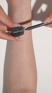 Iconic Natasha Denona MACRO TECH EYE CRAYONS 😍🤤 Delivering a velvety blend with high pigmentation + control, this is the eye essential you all know and love!!!! Long lasting and glides effortless to provide one-stroke rich color payoff and 24-hour, smudge-free wear… while its sharpenable design ensures precision with every application 🙌🏼 #explore #natashadenona #natashadenonabeauty #macrotecheyecrayon